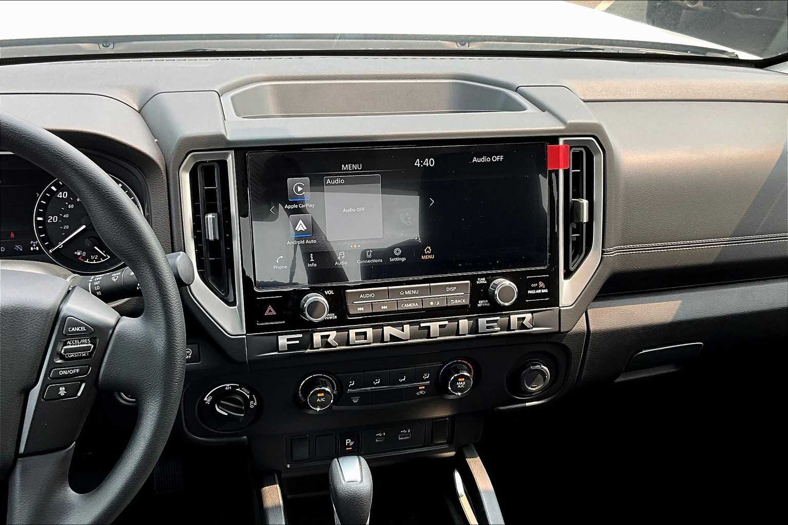 2025 Nissan Frontier SV - Photo 18