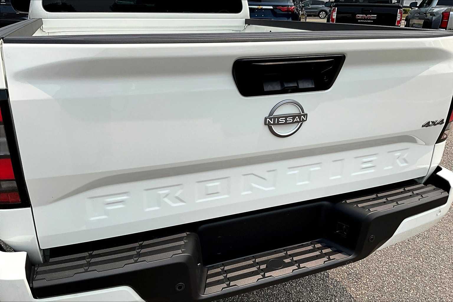 2025 Nissan Frontier SV - Photo 27