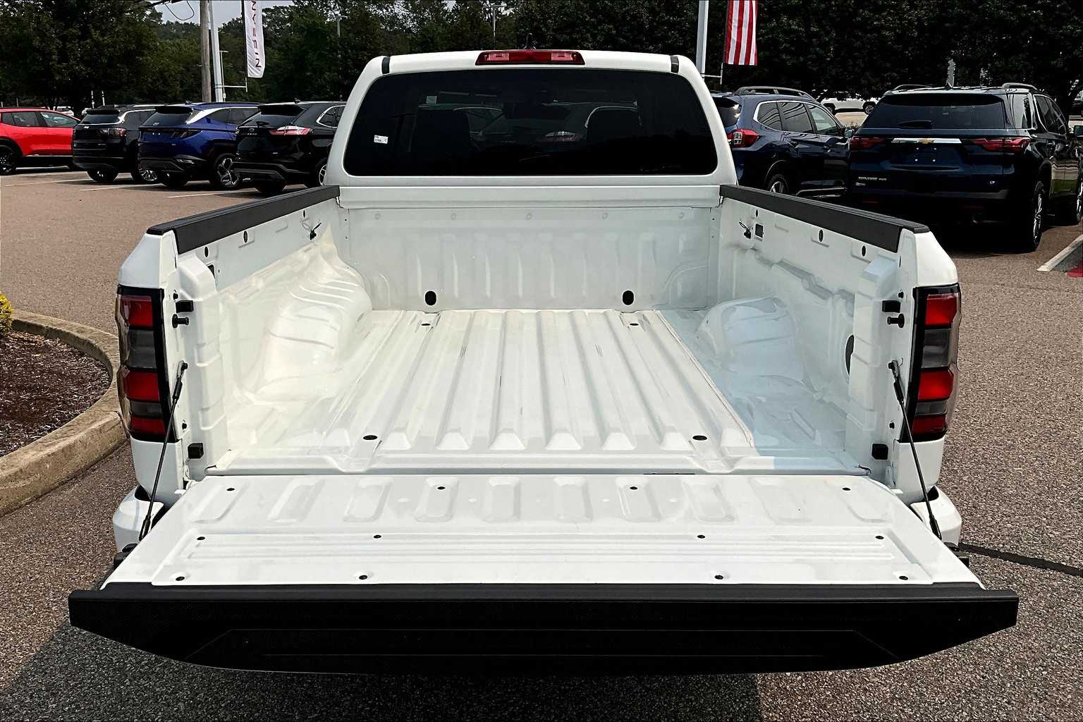 2025 Nissan Frontier SV - Photo 30