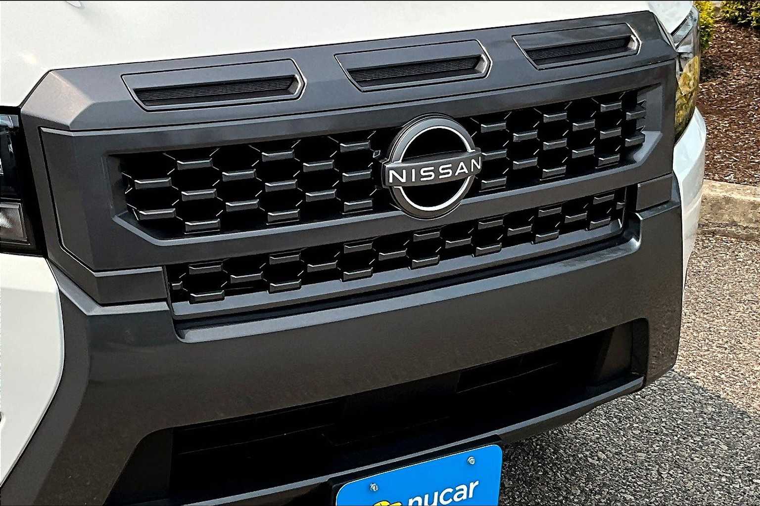 2025 Nissan Frontier SV - Photo 31
