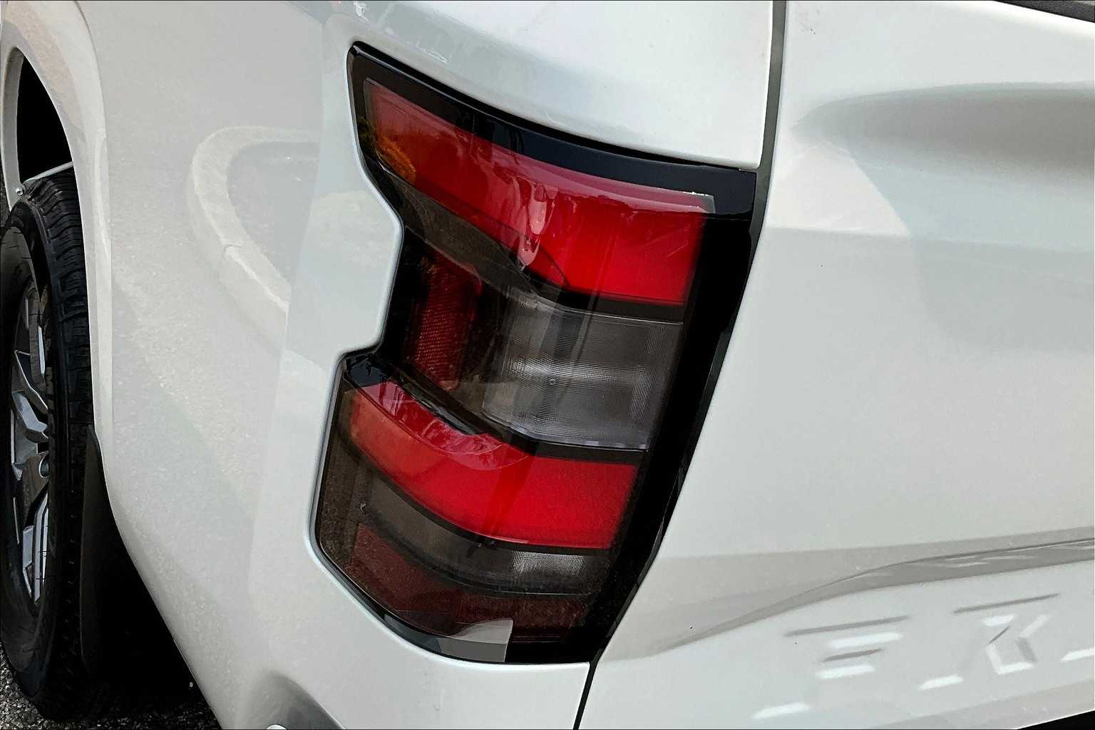2025 Nissan Frontier SV - Photo 33