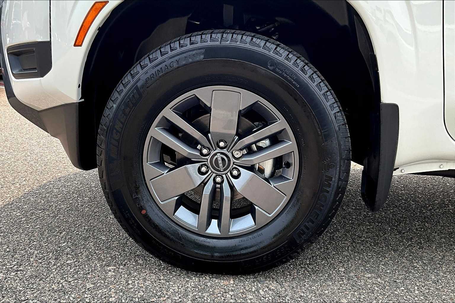 2025 Nissan Frontier SV - Photo 7