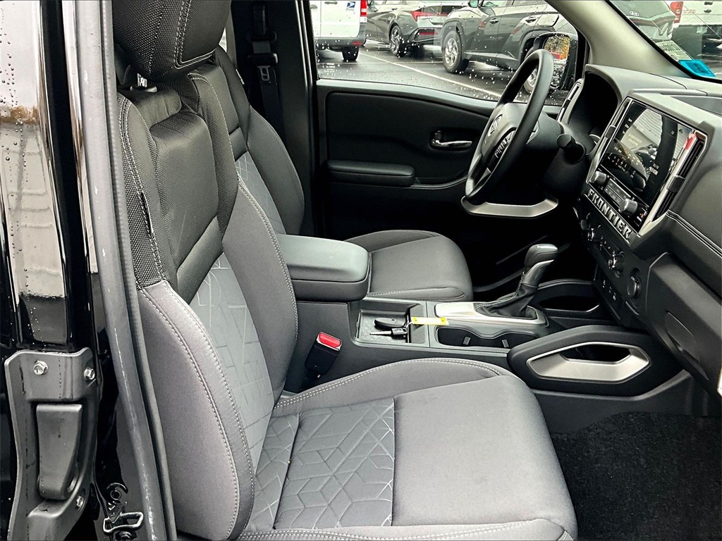 2025 Nissan Frontier SV - Photo 11