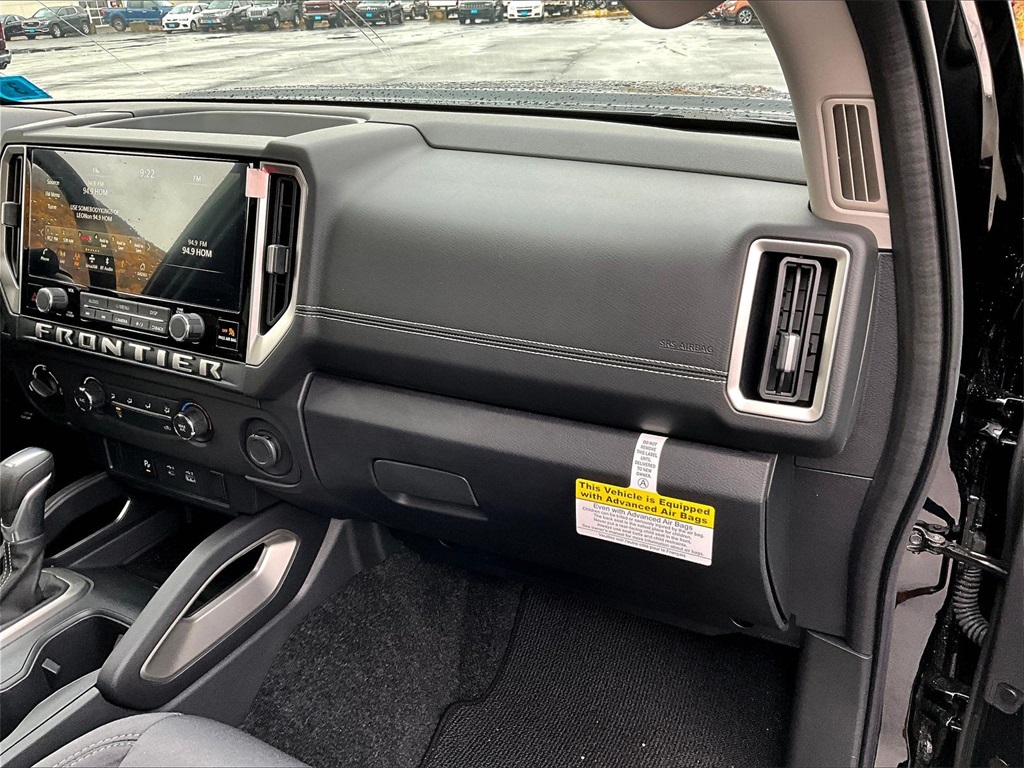 2025 Nissan Frontier SV - Photo 13