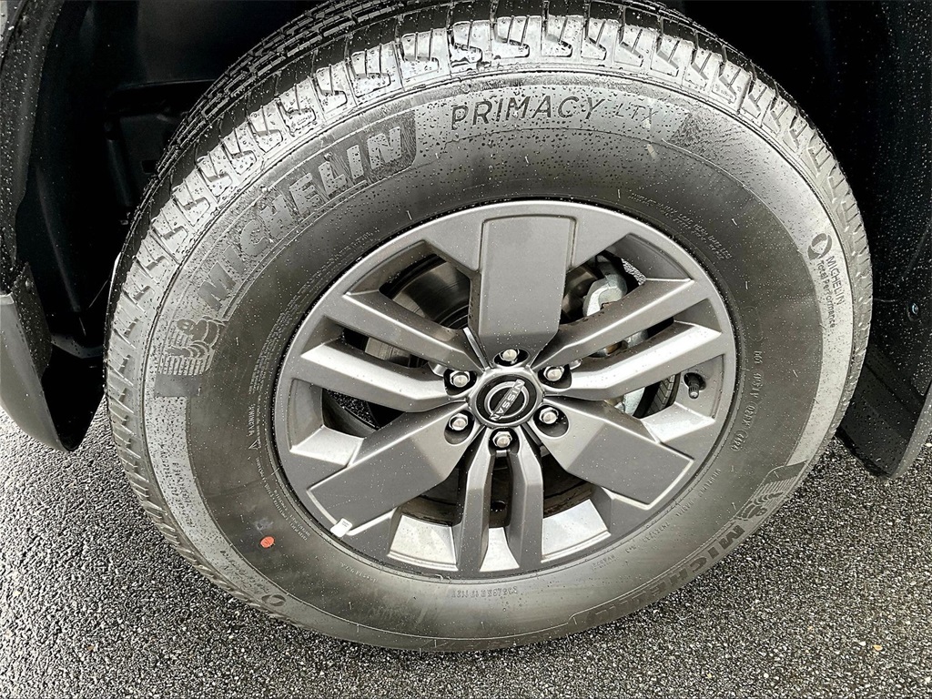 2025 Nissan Frontier SV - Photo 7