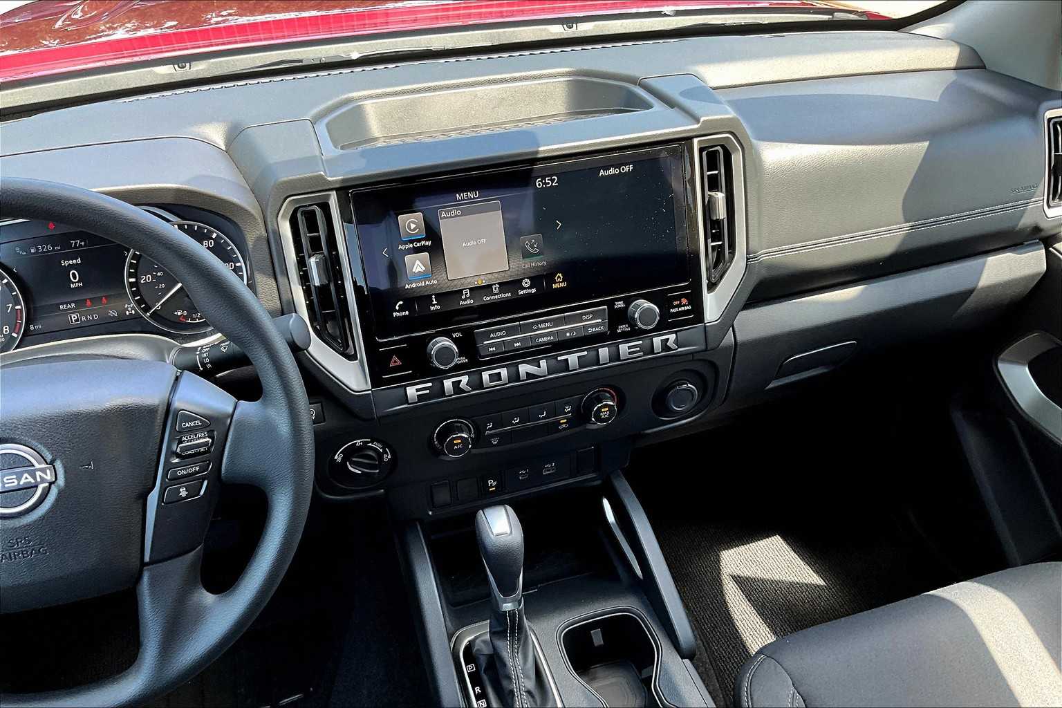 2025 Nissan Frontier SV - Photo 18
