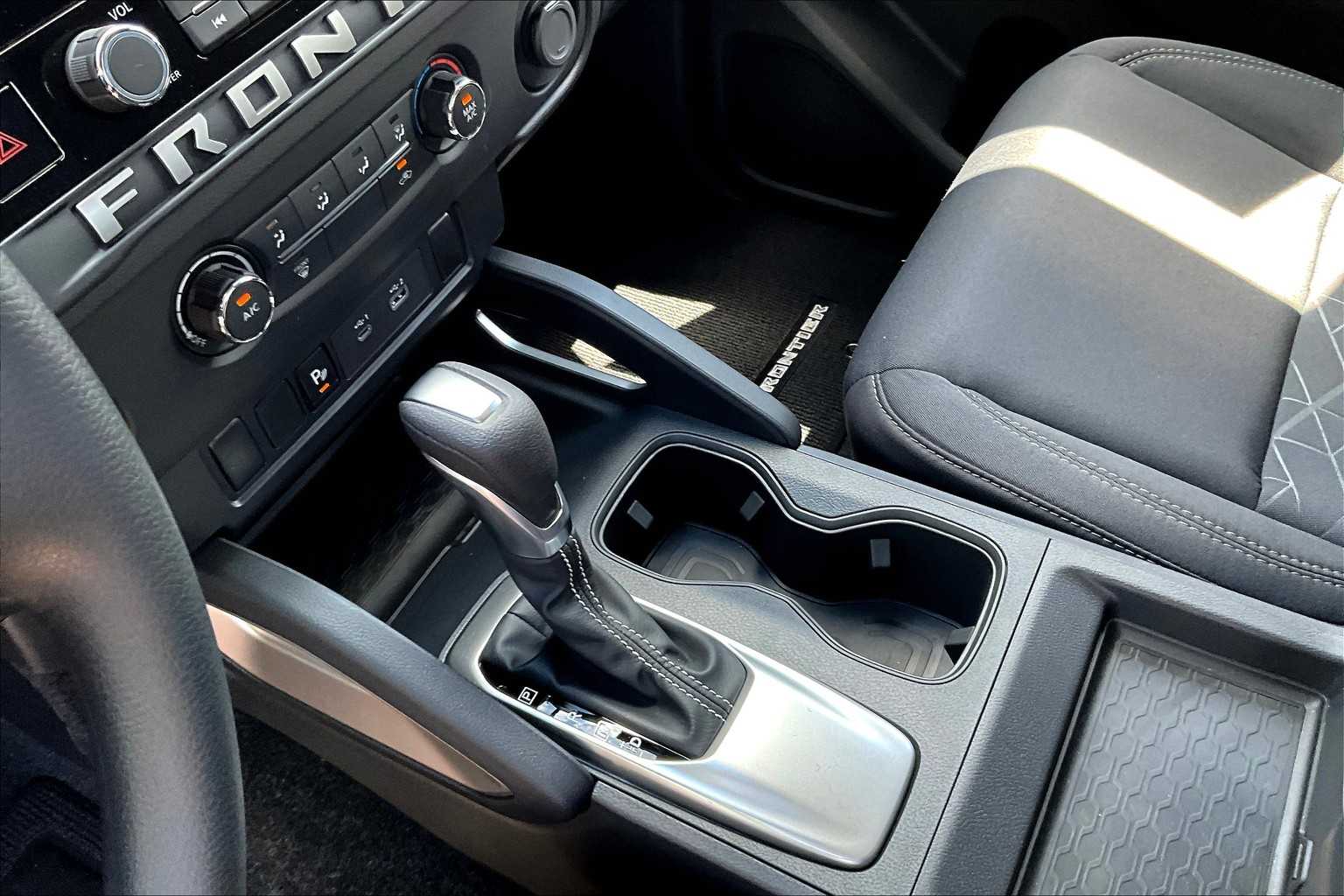 2025 Nissan Frontier SV - Photo 20