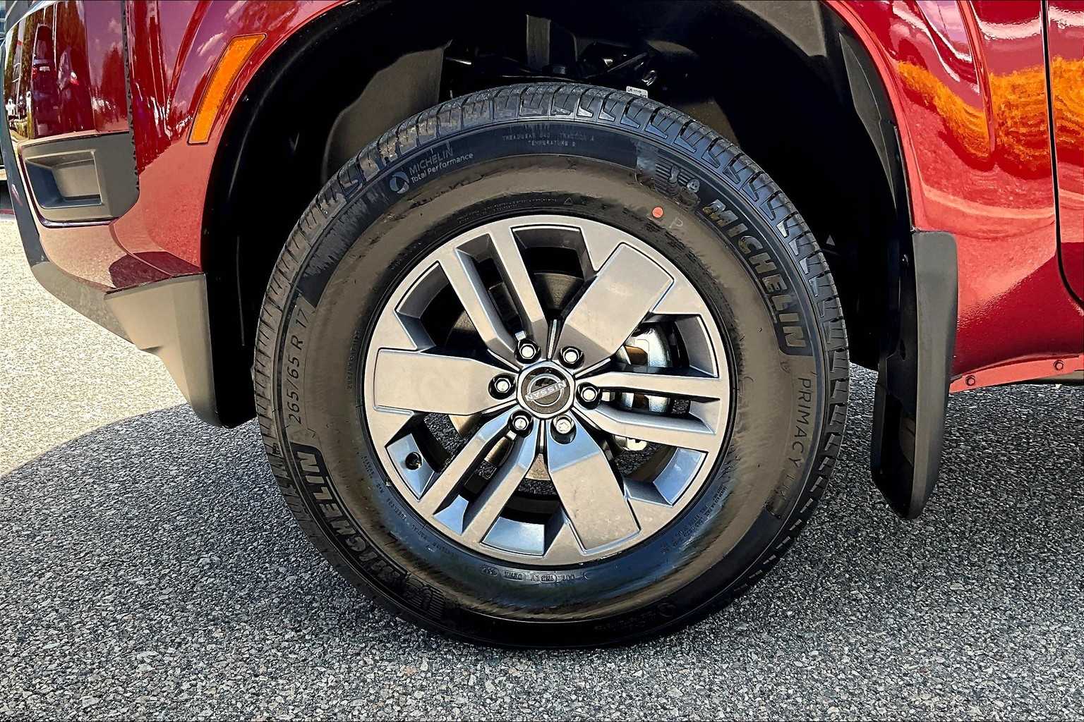 2025 Nissan Frontier SV - Photo 7