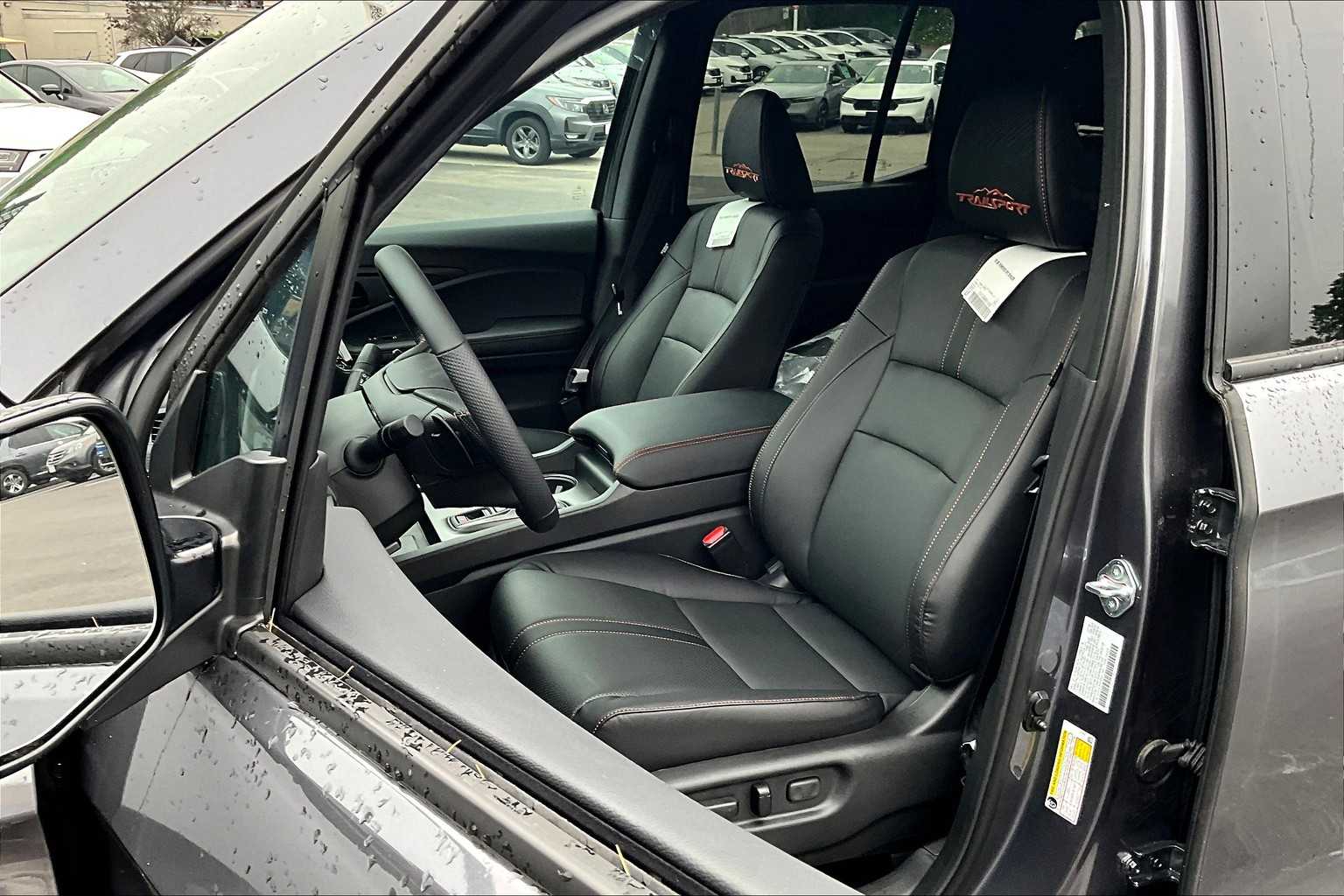 2025 Honda Ridgeline TrailSport - Photo 11