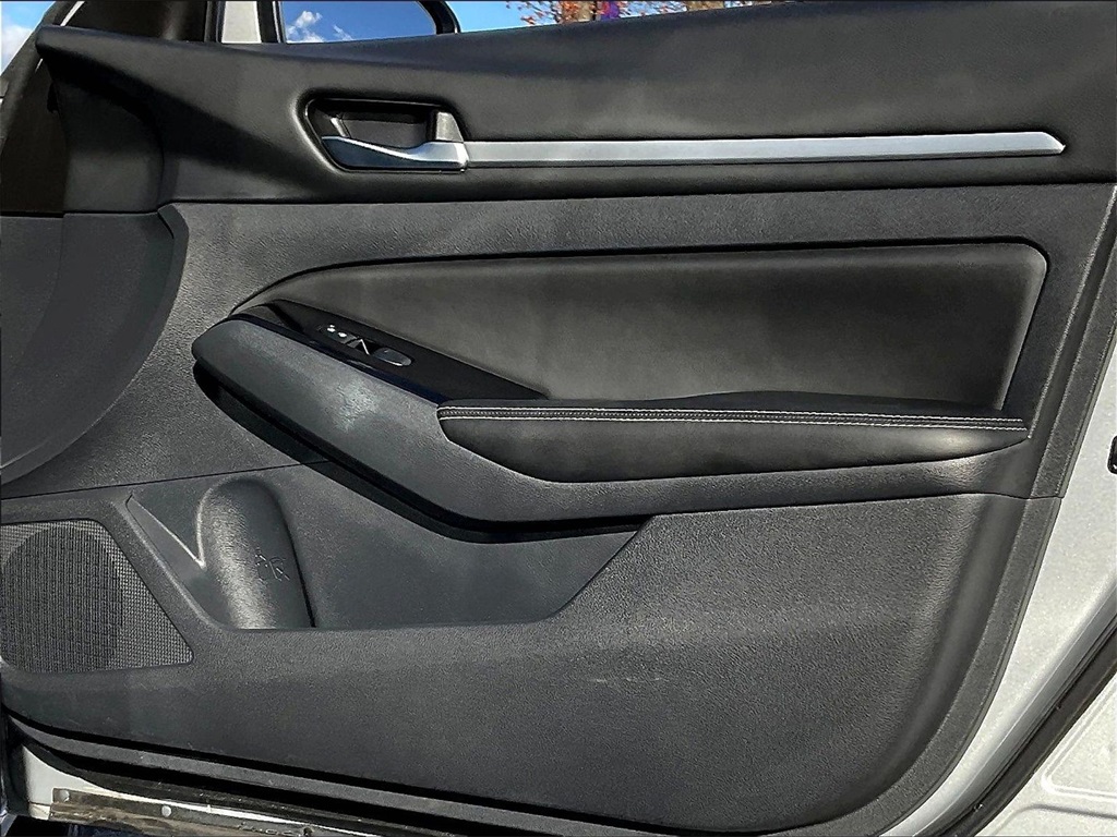 2023 Nissan Altima 2.5 SV - Photo 11