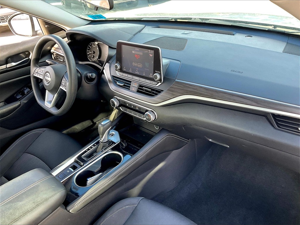 2023 Nissan Altima 2.5 SV - Photo 13
