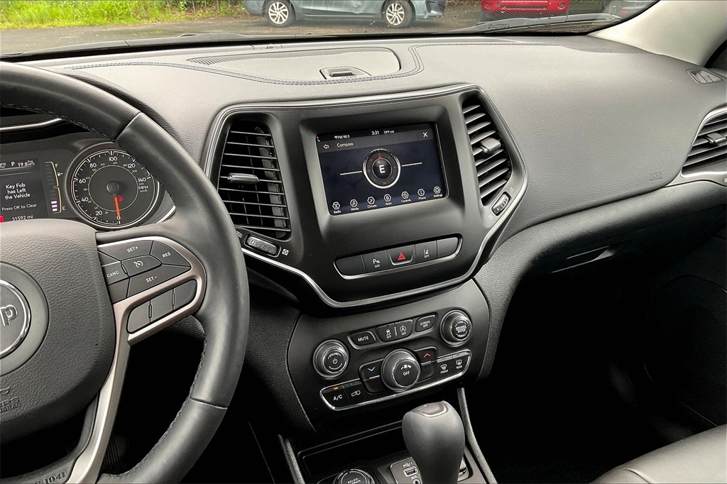2021 Jeep Cherokee Latitude Plus - Photo 18
