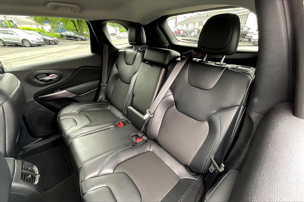 2021 Jeep Cherokee Latitude Plus - Photo 25