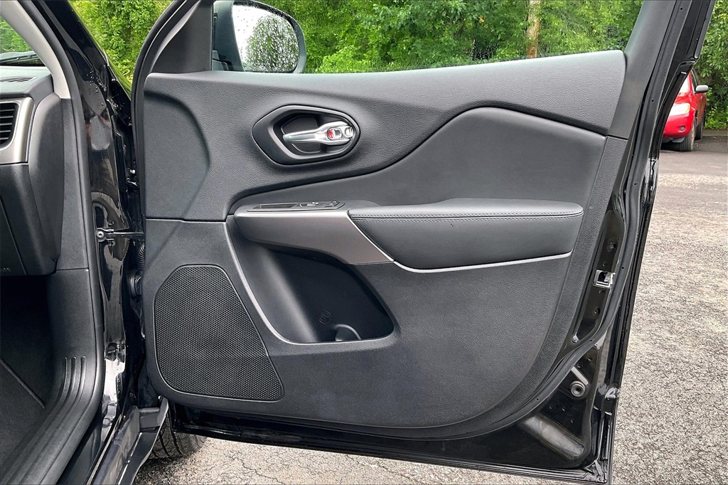 2021 Jeep Cherokee Latitude Plus - Photo 26