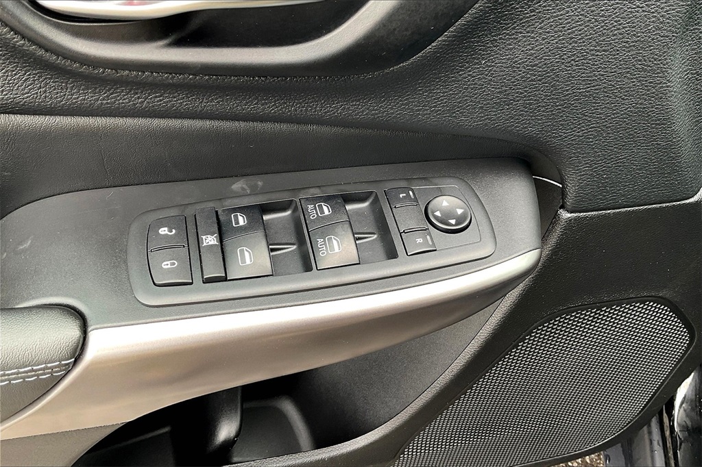 2021 Jeep Cherokee Latitude Plus - Photo 28
