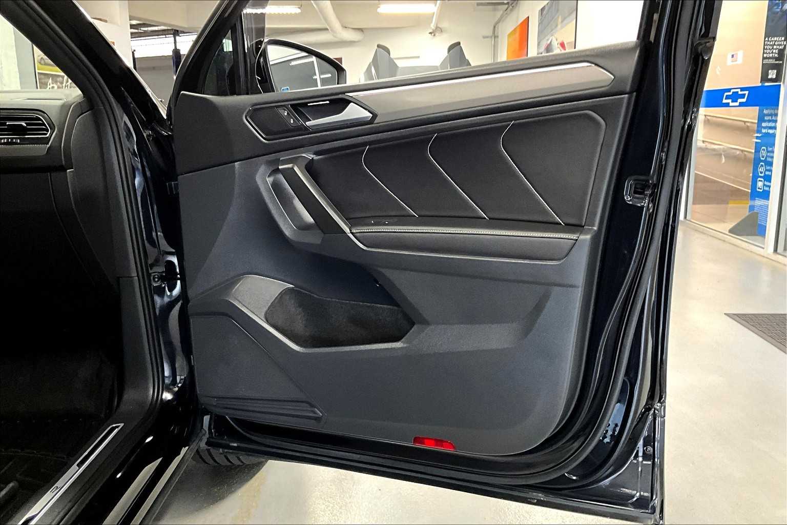 2022 Volkswagen Tiguan SE R-Line Black - Photo 12