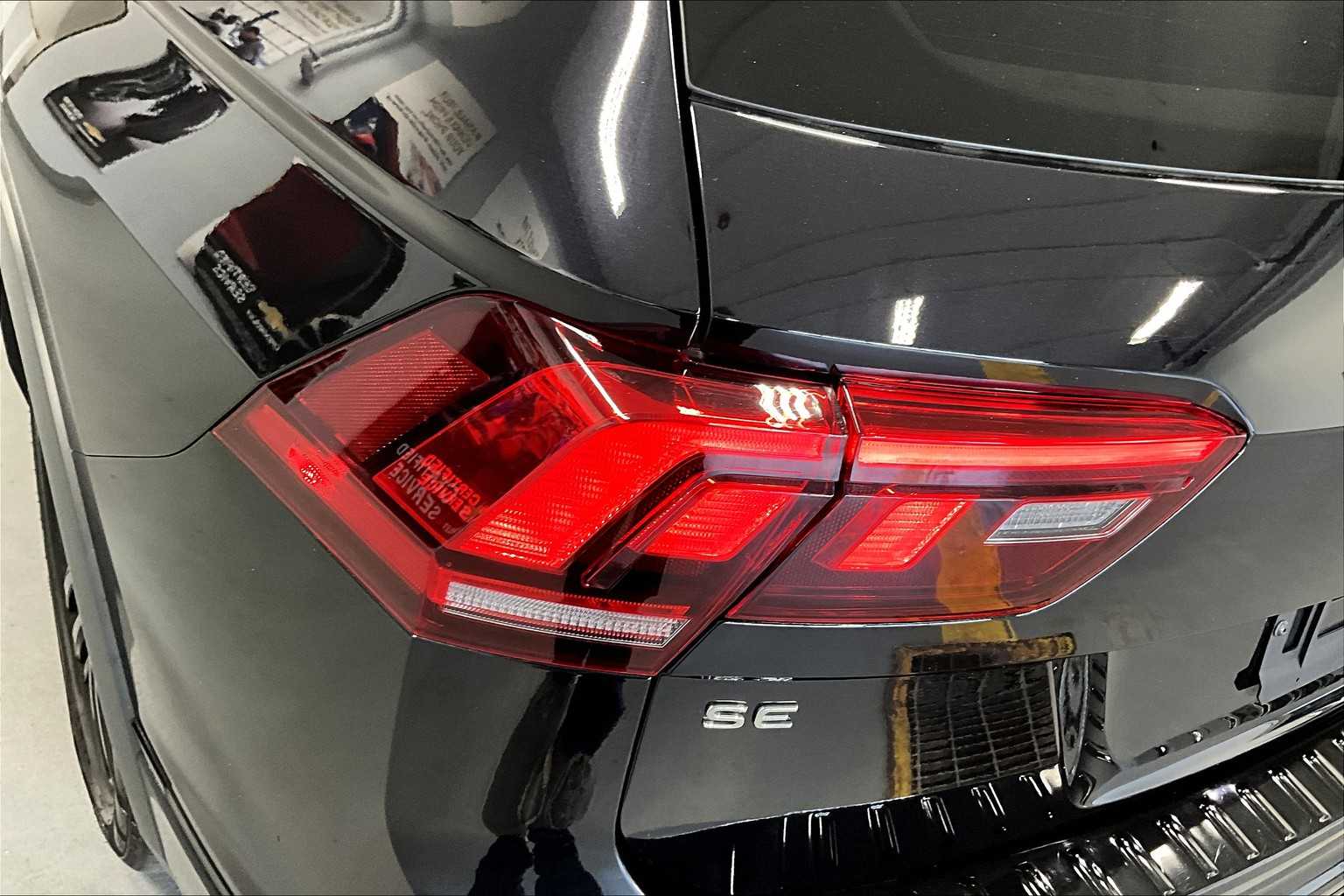 2022 Volkswagen Tiguan SE R-Line Black - Photo 34