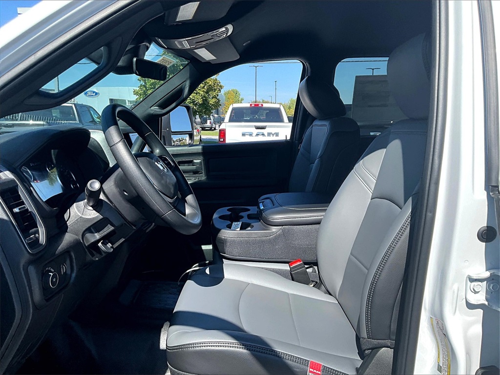 2025 Ram 3500 Tradesman - Photo 11