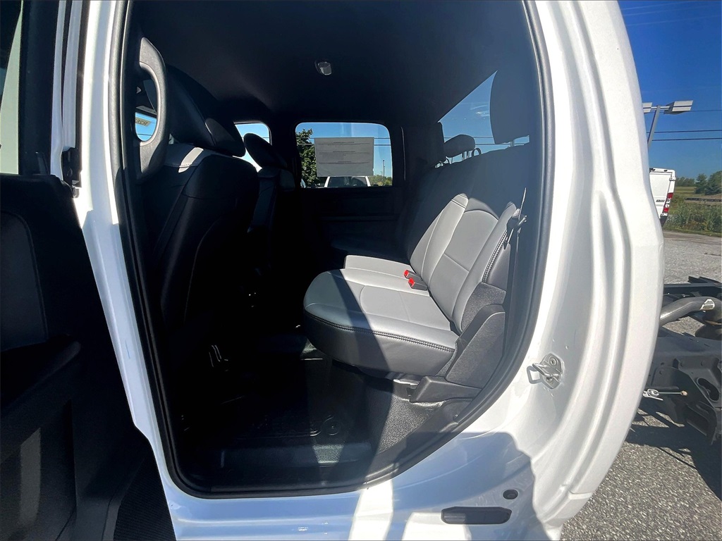 2025 Ram 3500 Tradesman - Photo 15