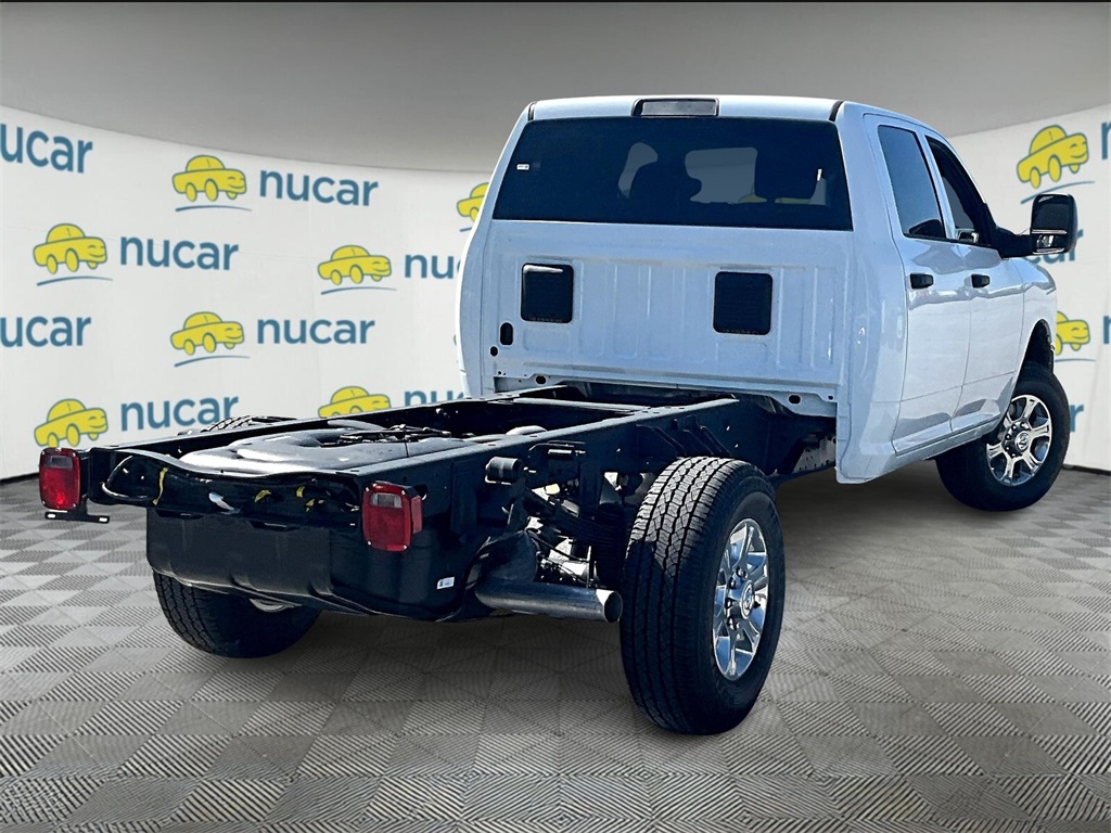 2025 Ram 3500 Tradesman - Photo 7