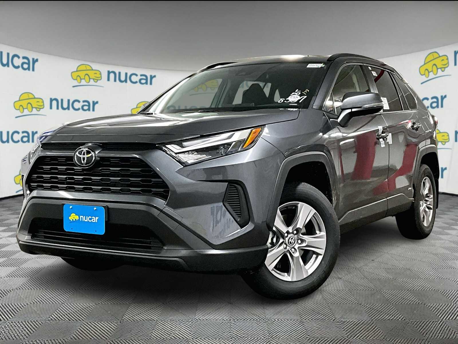 2025 Toyota RAV4 Hybrid LE - Photo 4