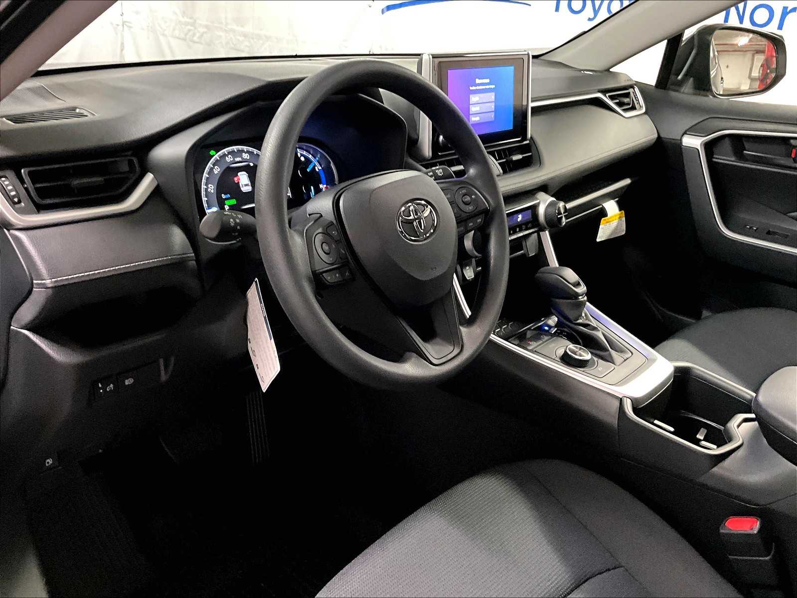 2025 Toyota RAV4 Hybrid LE - Photo 9