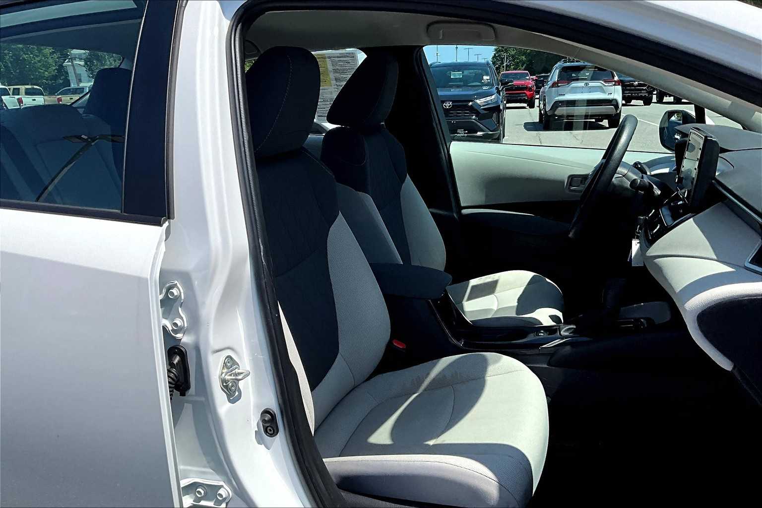 2022 Toyota Corolla LE - Photo 11