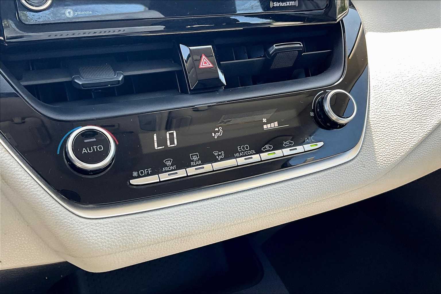 2022 Toyota Corolla LE - Photo 26