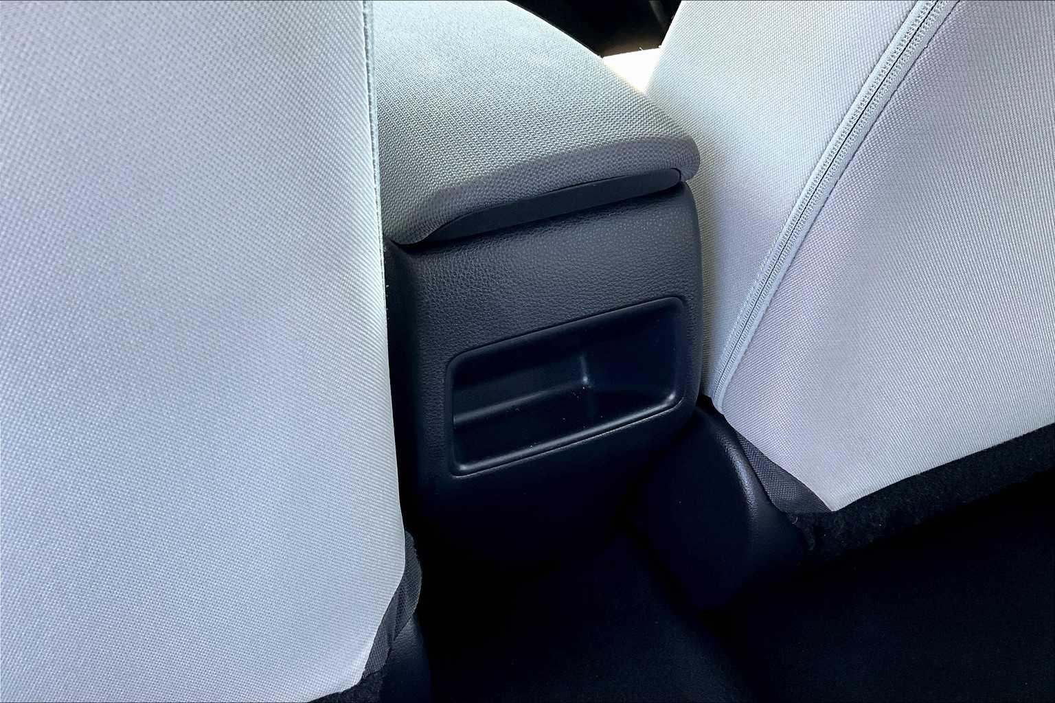 2022 Toyota Corolla LE - Photo 28