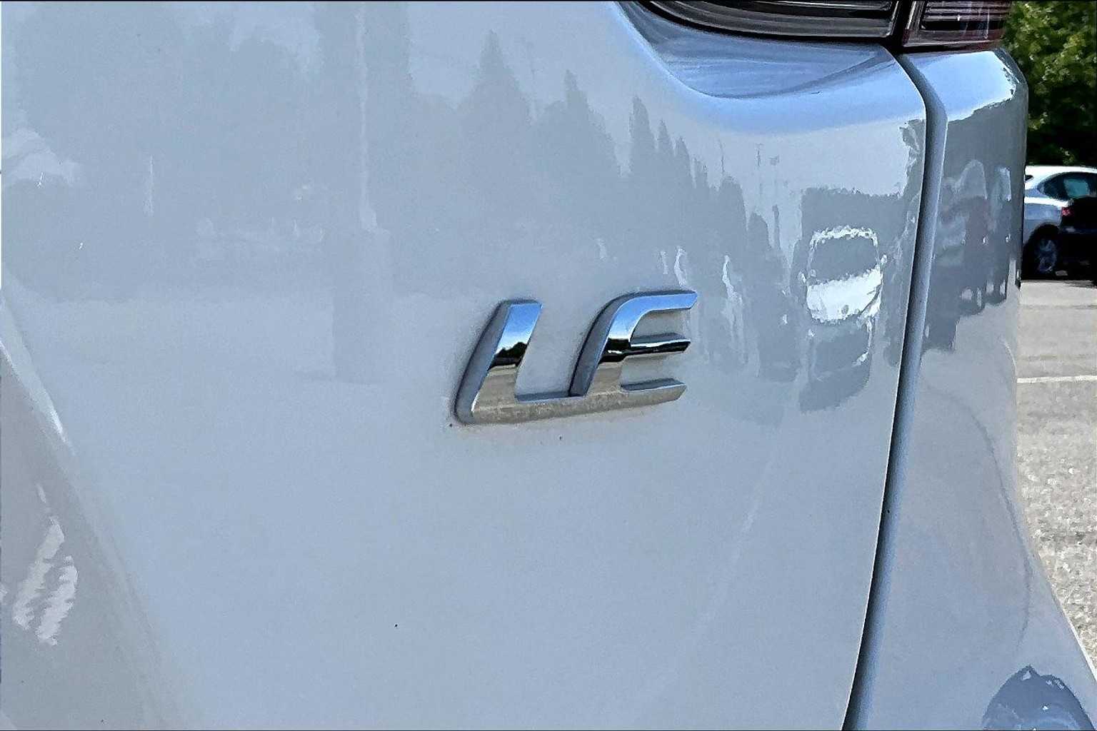 2022 Toyota Corolla LE - Photo 29