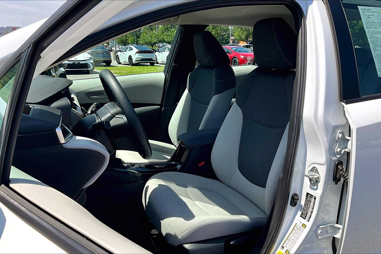 2022 Toyota Corolla LE - Photo 10