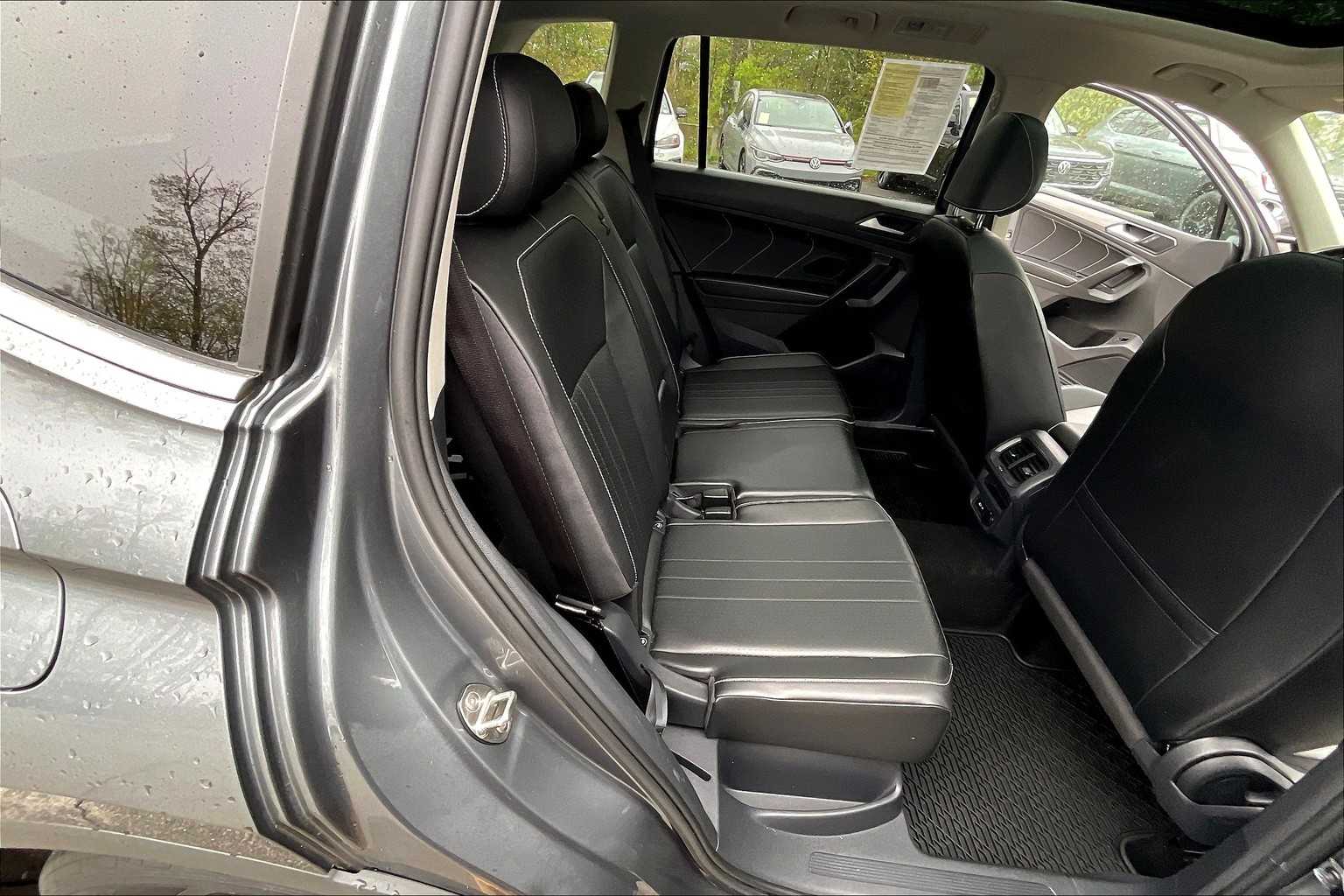 2022 Volkswagen Tiguan SE - Photo 16