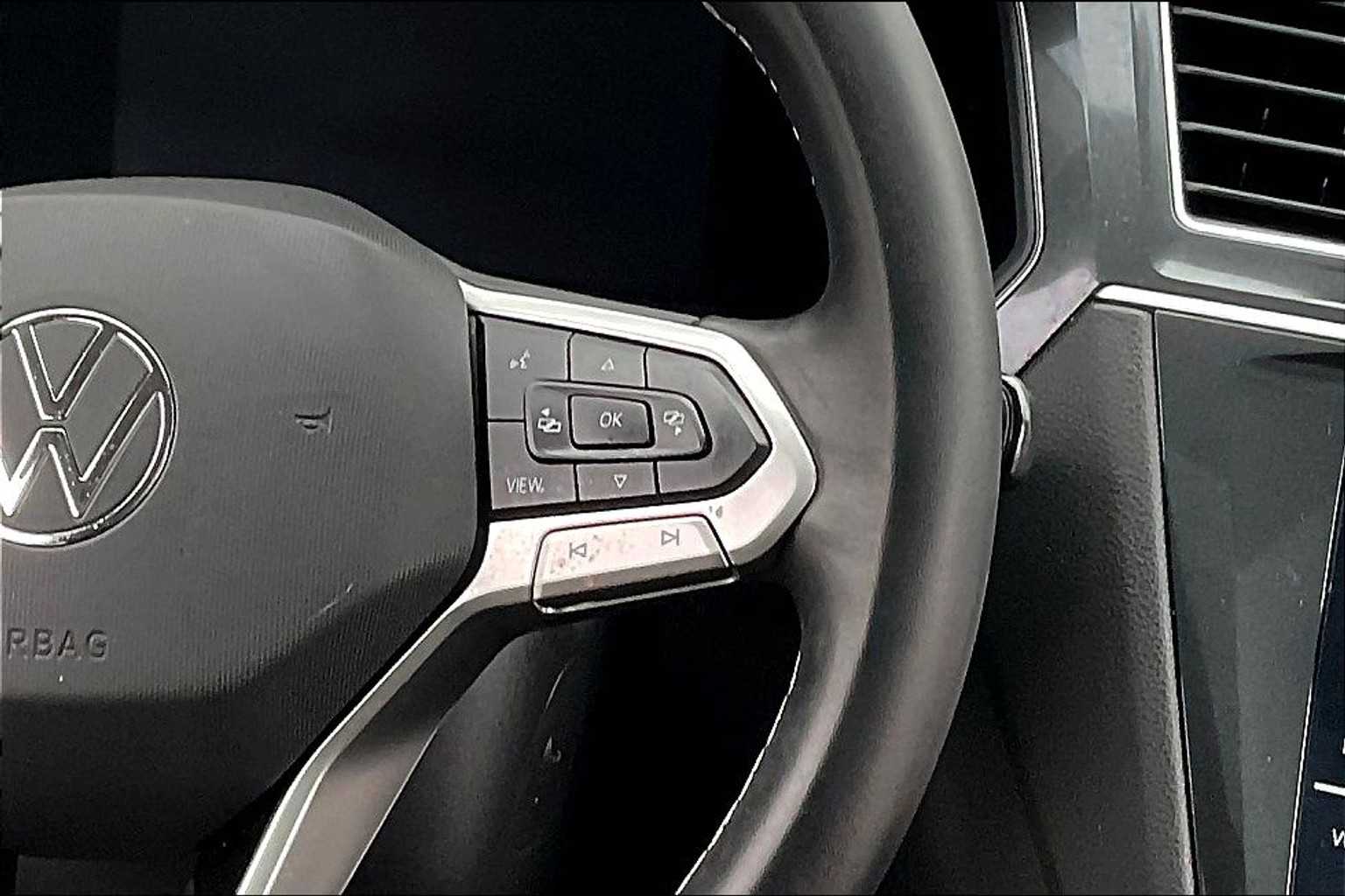2022 Volkswagen Tiguan SE - Photo 24