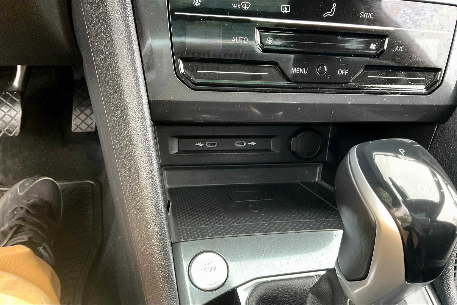 2022 Volkswagen Tiguan SE - Photo 27
