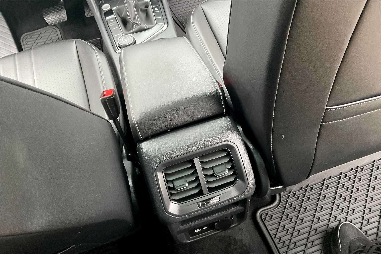 2022 Volkswagen Tiguan SE - Photo 28