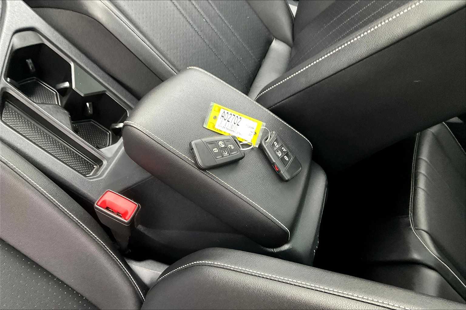 2022 Volkswagen Tiguan SE - Photo 31