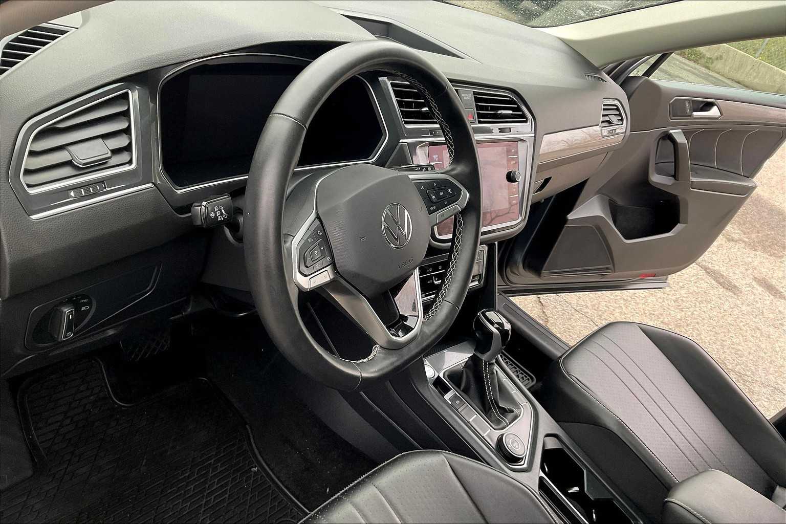 2022 Volkswagen Tiguan SE - Photo 8