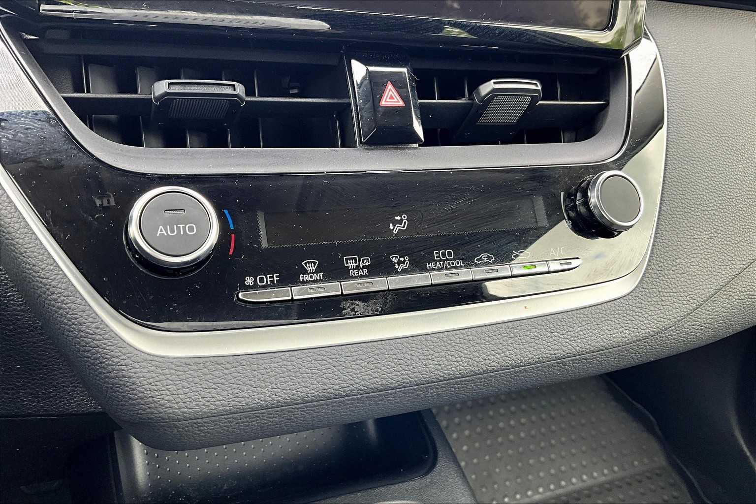 2023 Toyota Corolla Hybrid LE - Photo 26