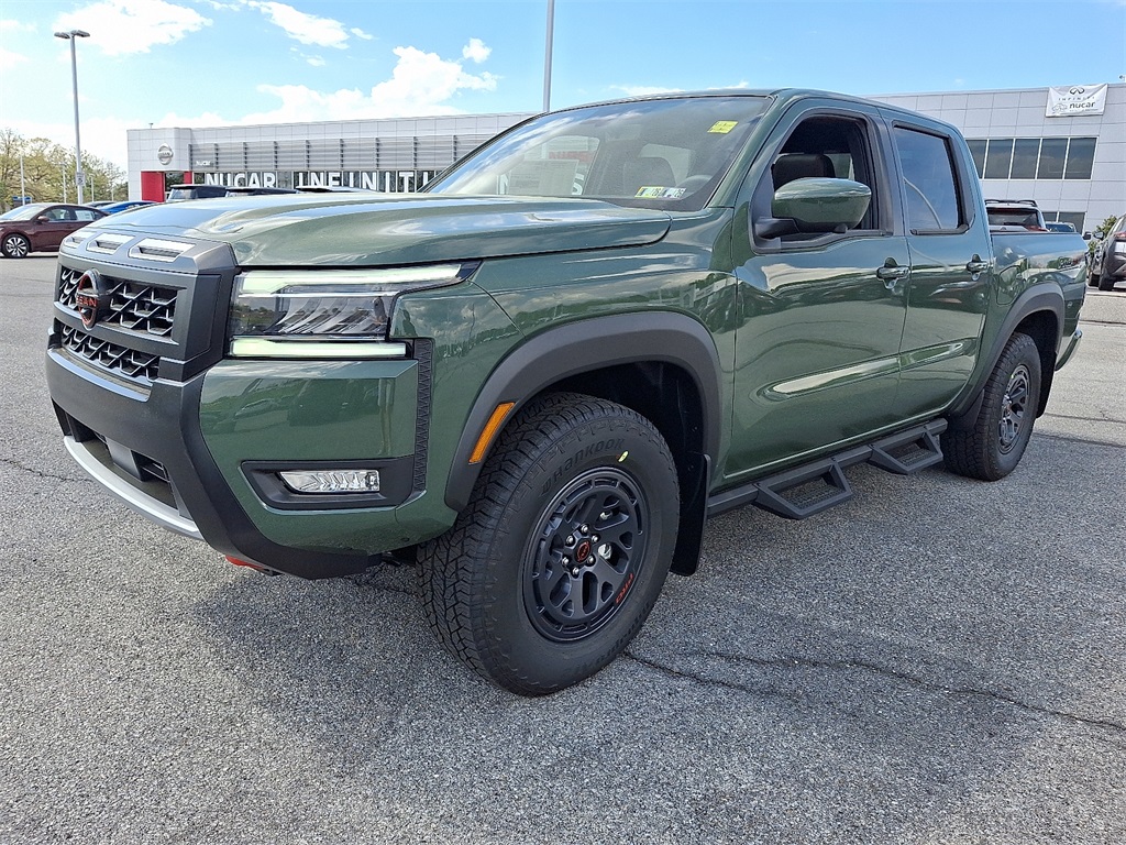 2025 Nissan Frontier PRO-4X - Photo 2