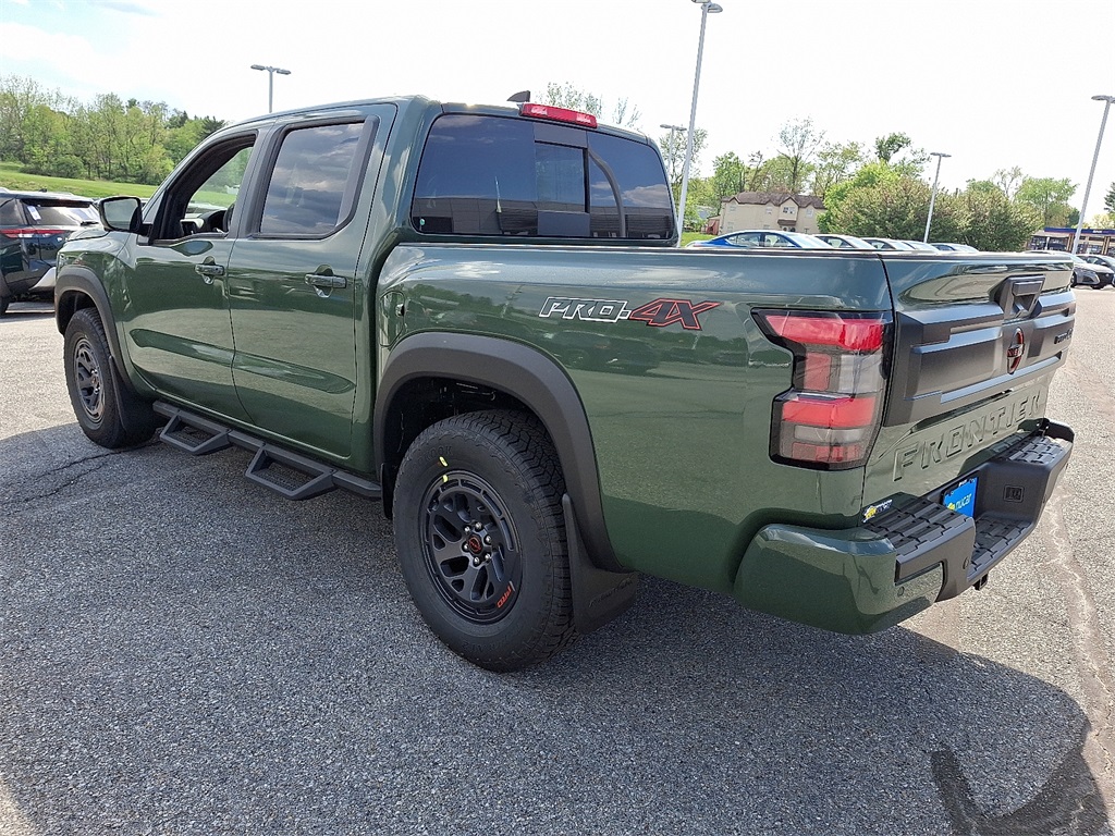 2025 Nissan Frontier PRO-4X - Photo 3