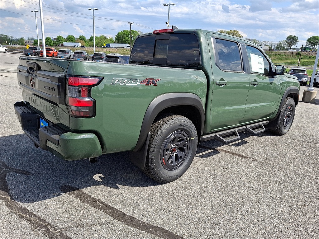 2025 Nissan Frontier PRO-4X - Photo 4