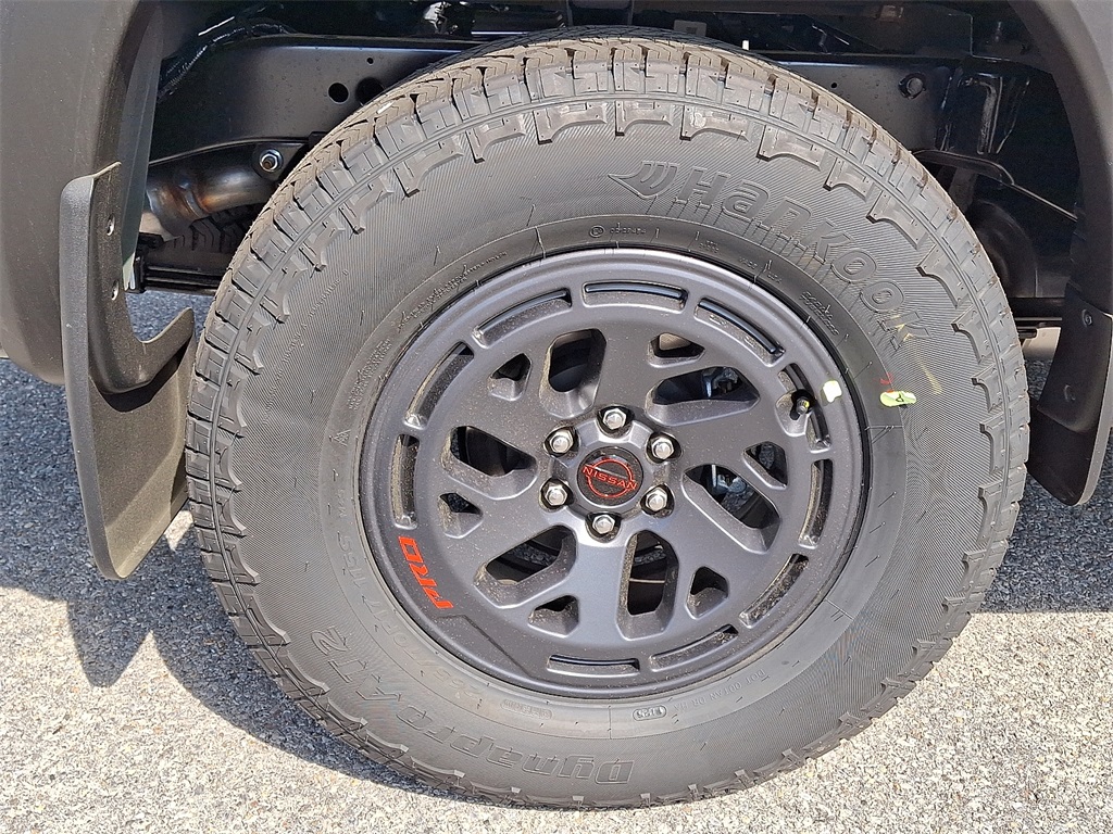 2025 Nissan Frontier PRO-4X - Photo 5