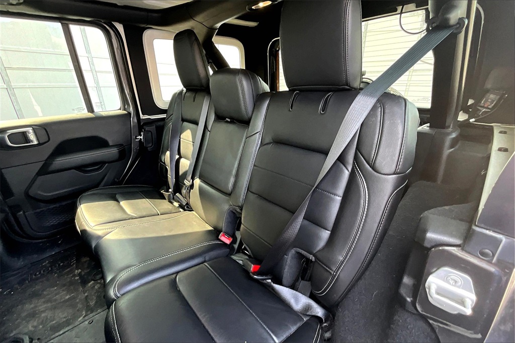 2021 Jeep Wrangler Unlimited Sahara - Photo 15