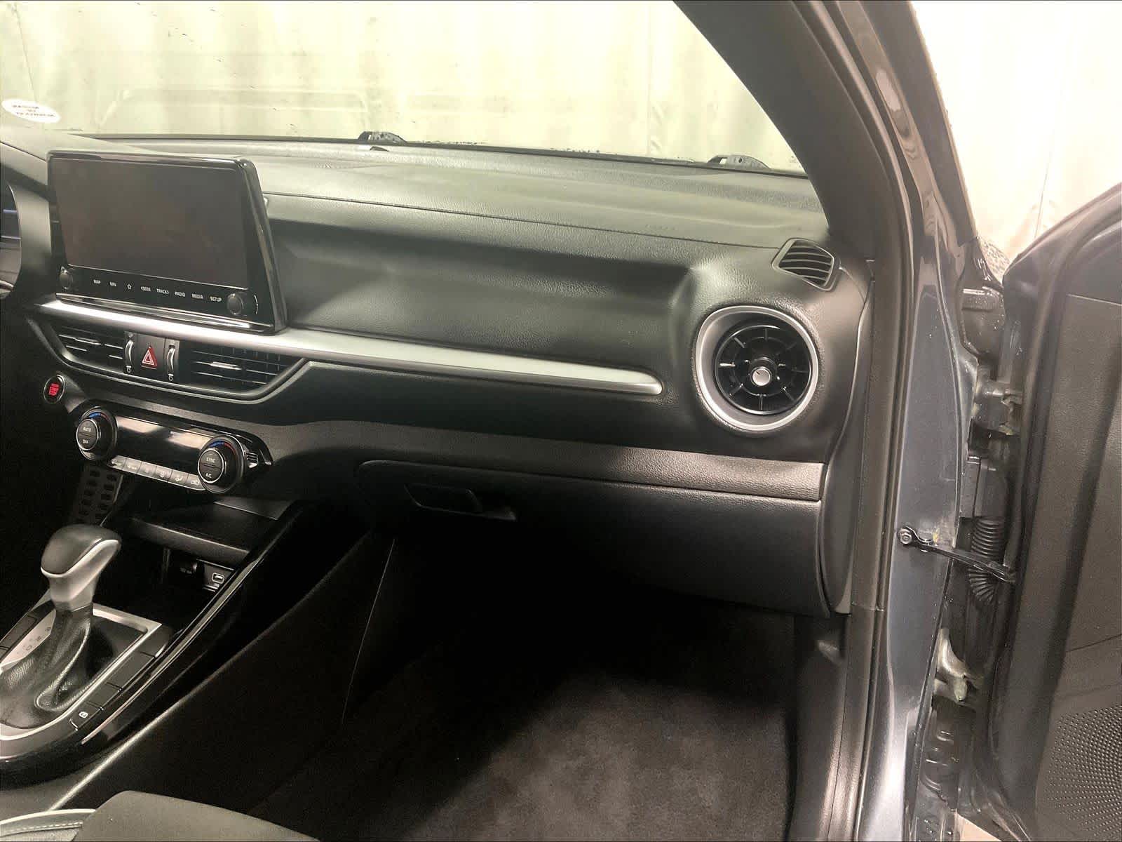 2023 Kia Forte GT-Line - Photo 13