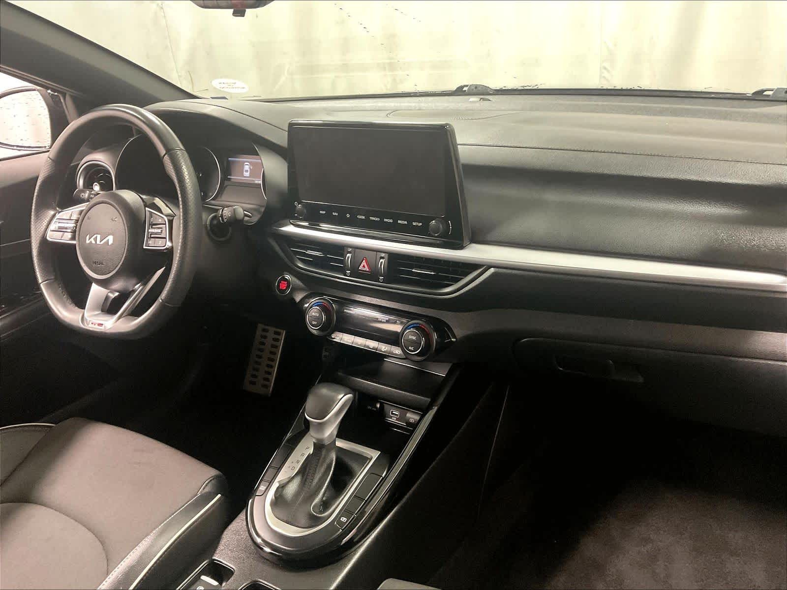 2023 Kia Forte GT-Line - Photo 14