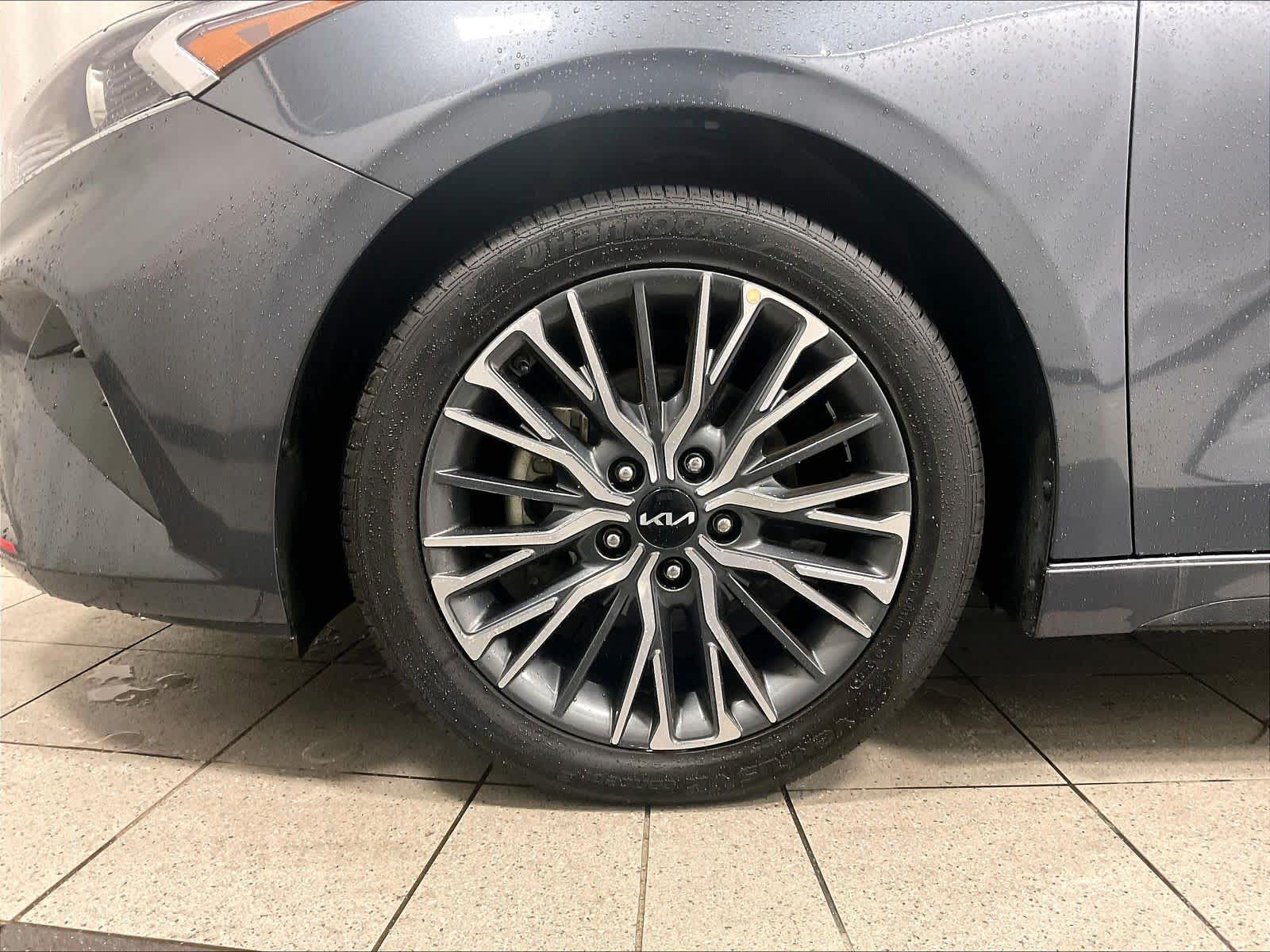 2023 Kia Forte GT-Line - Photo 7