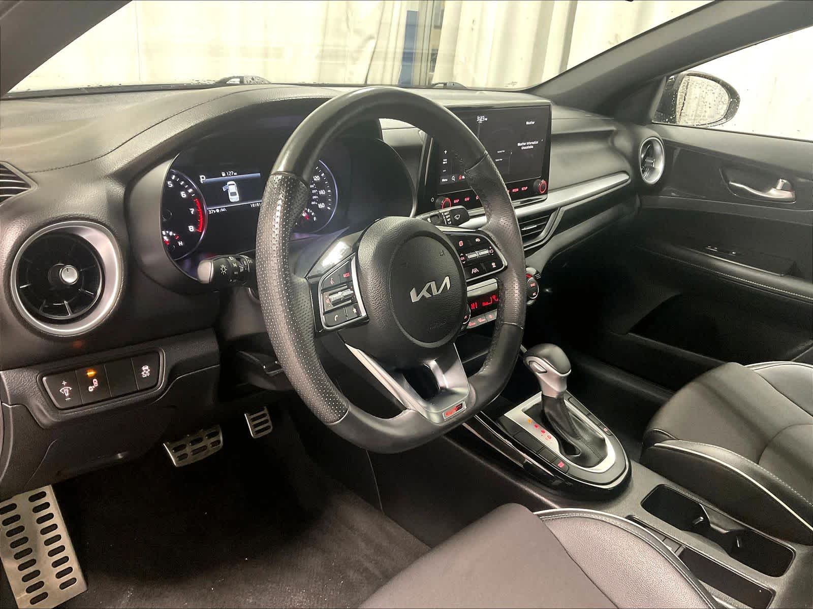 2023 Kia Forte GT-Line - Photo 8