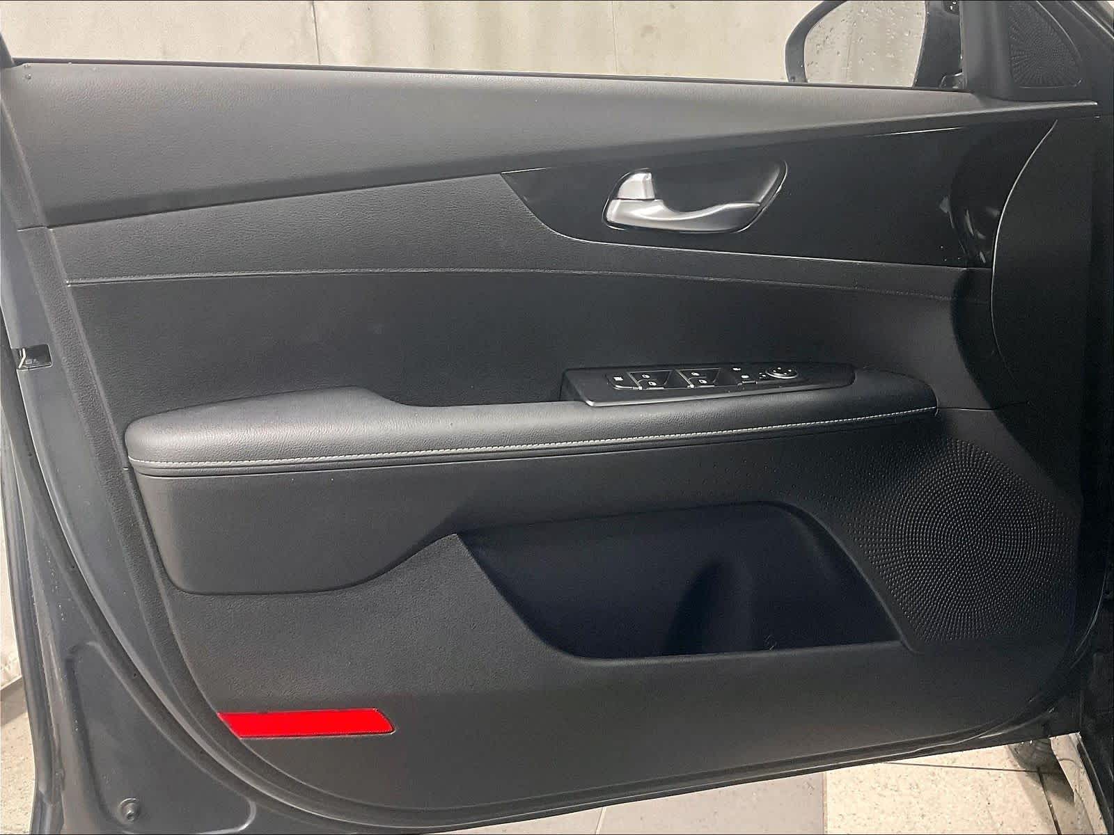 2023 Kia Forte GT-Line - Photo 9