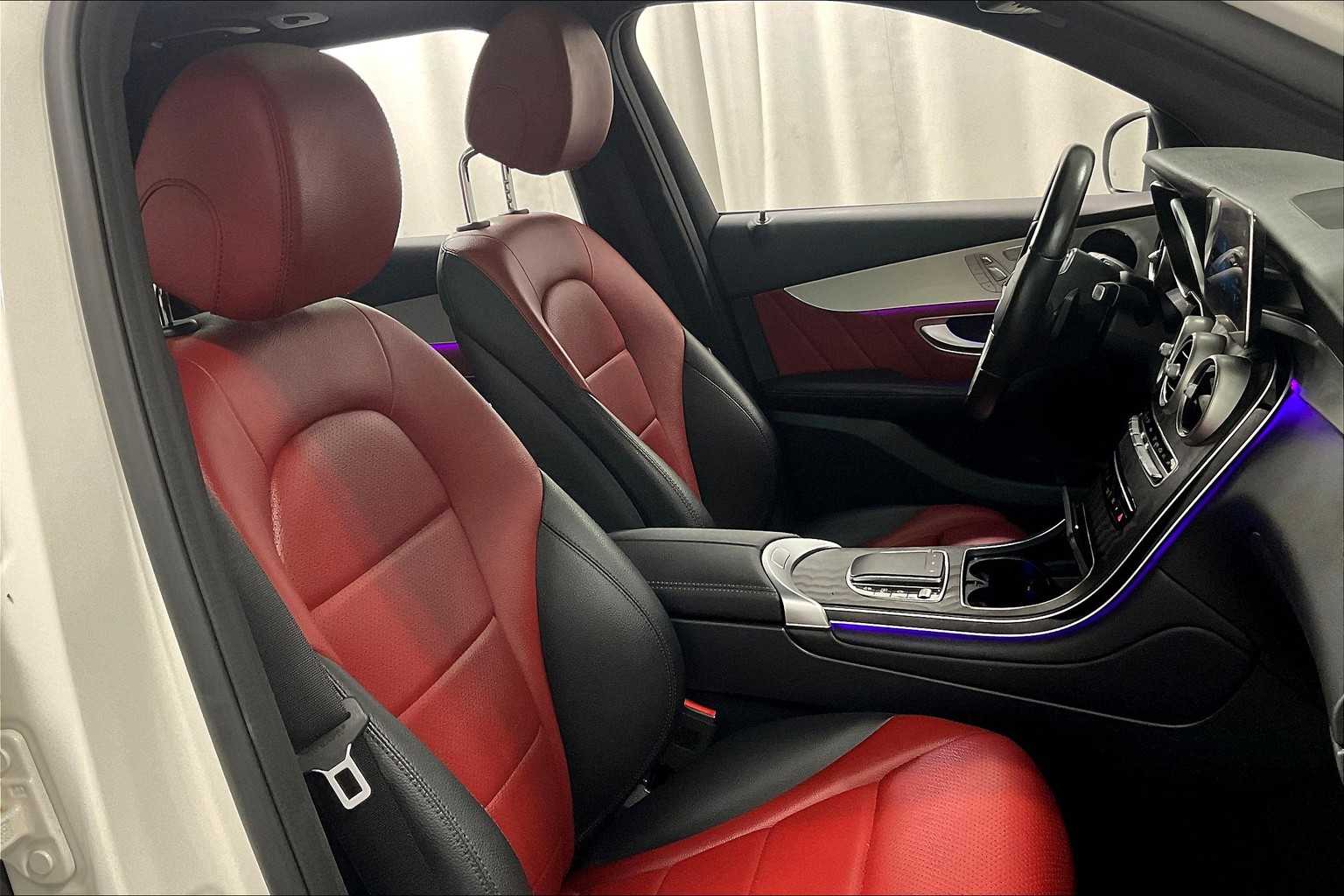 2022 Mercedes-Benz GLC GLC 300 - Photo 11