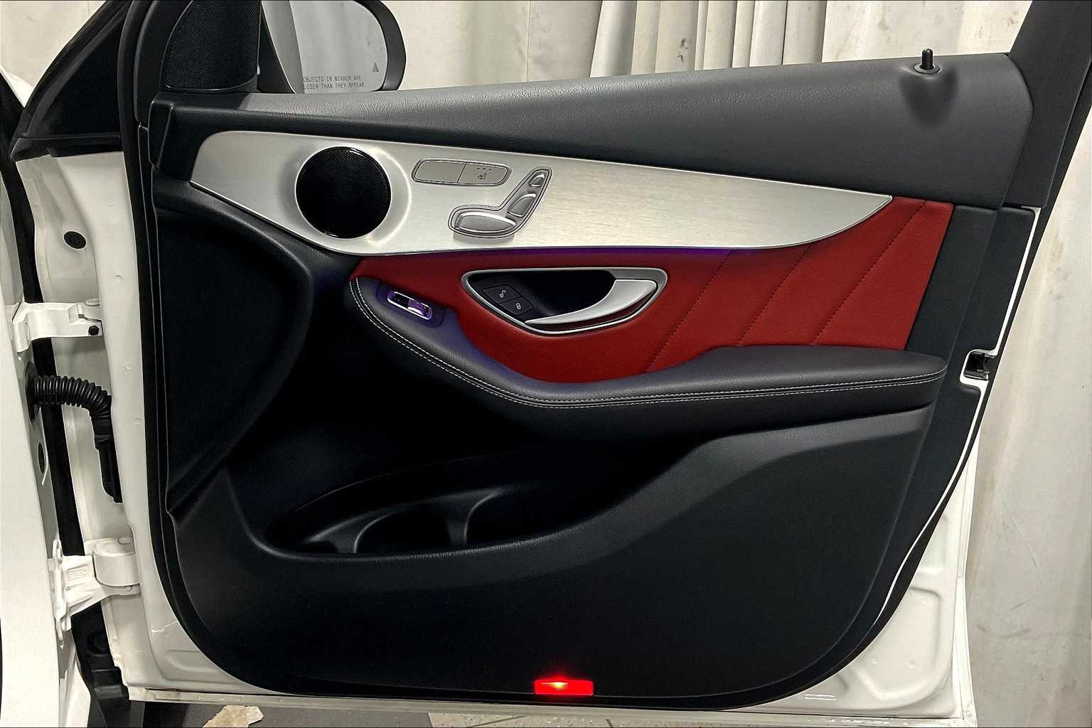 2022 Mercedes-Benz GLC GLC 300 - Photo 12